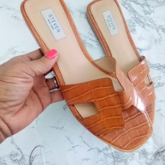 New Steven New York Leather  Womens Slides. Nice, stylish, for summer 🏝️ - Picture 4 of 9